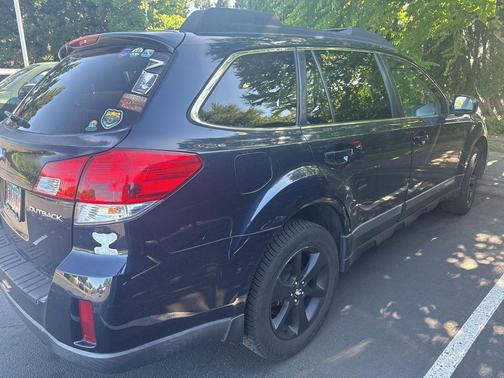 Crystal Black Silica 2013 Subaru Outback 2.5i Premium