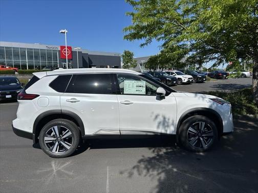 2025 Nissan Rogue SL