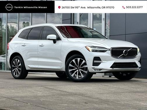 Crystal White Metallic 2023 Volvo XC60 B5 Plus Bright Theme