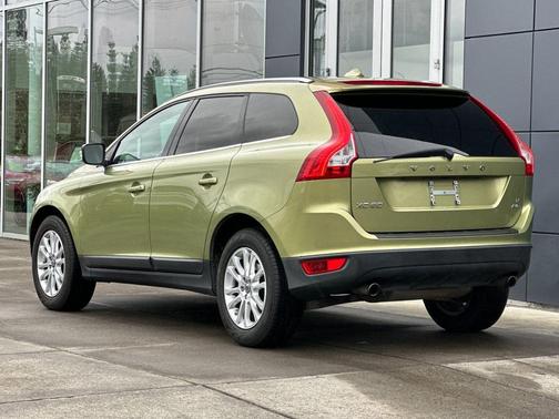 Lime Grass Green 2010 Volvo XC60 T6