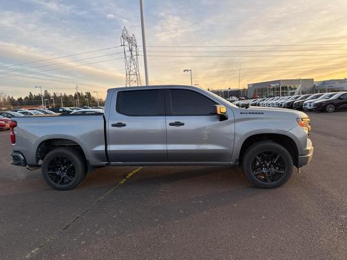 2024 Chevrolet Silverado 1500 Custom