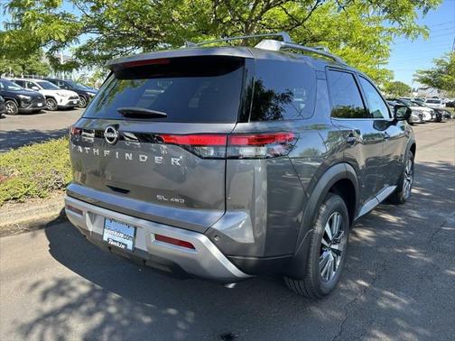 2025 Nissan Pathfinder SL 4WD