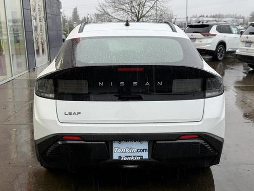 2026 Nissan Leaf PLATINUM+