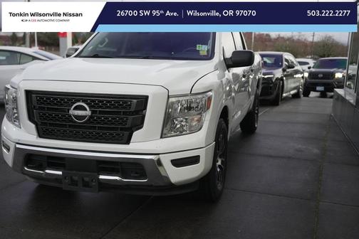 2023 Nissan Titan SV