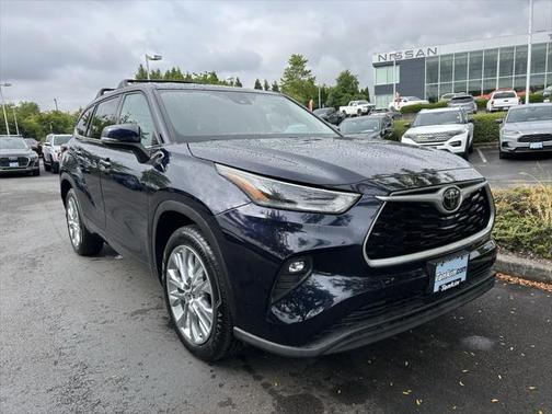 2021 Toyota Highlander LE
