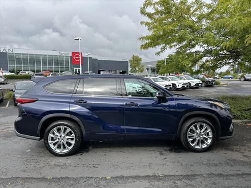 2021 Toyota Highlander LE