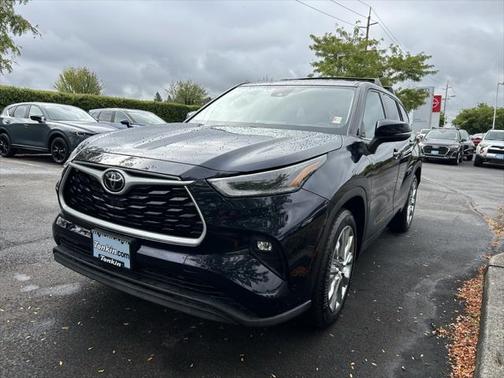 2021 Toyota Highlander LE