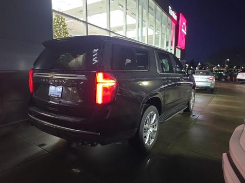 2023 Chevrolet Suburban 4WD High Country