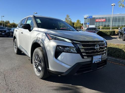 Brilliant Silver Metallic 2025 Nissan Rogue S