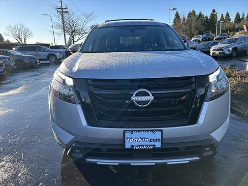 2025 Nissan Pathfinder Platinum 4WD