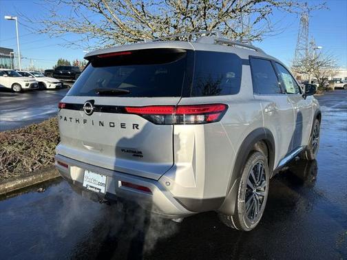 2025 Nissan Pathfinder Platinum 4WD