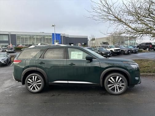 2025 Nissan Pathfinder Platinum 4WD