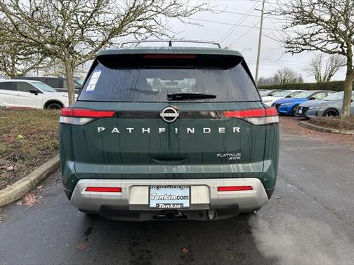 2025 Nissan Pathfinder Platinum 4WD