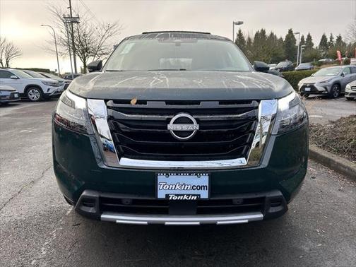 2025 Nissan Pathfinder Platinum 4WD