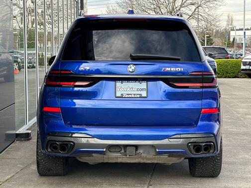 Marina Bay Blue Metallic 2025 BMW X7 M60i