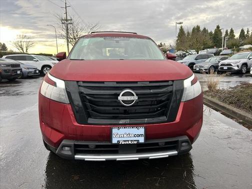 2025 Nissan Pathfinder SL 4WD