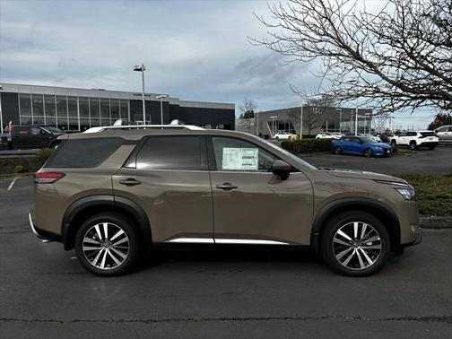 2025 Nissan Pathfinder Platinum 4WD