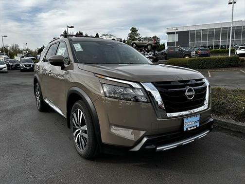 2025 Nissan Pathfinder Platinum 4WD