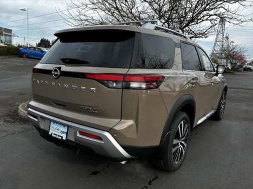 2025 Nissan Pathfinder Platinum 4WD