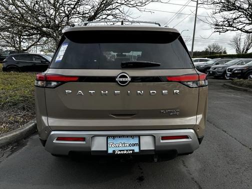 2025 Nissan Pathfinder Platinum 4WD