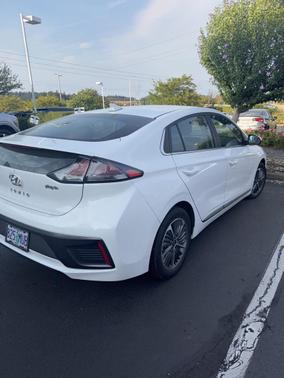 2021 Hyundai IONIQ Plug-In Hybrid SEL