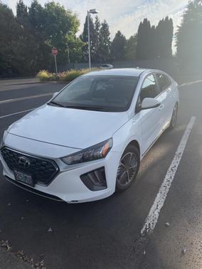 2021 Hyundai IONIQ Plug-In Hybrid SEL