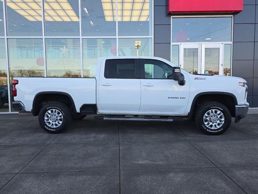 Summit White 2022 Chevrolet Silverado 2500 LT
