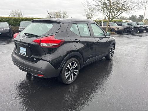 Super Black 2020 Nissan Kicks SV