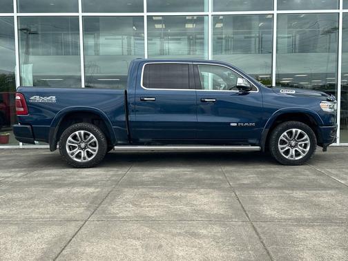 Patriot Blue Pearlcoat 2021 RAM 1500 Longhorn