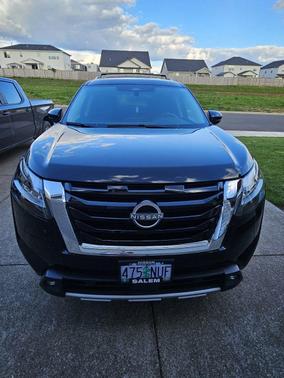 Super Black 2022 Nissan Pathfinder SL 4WD