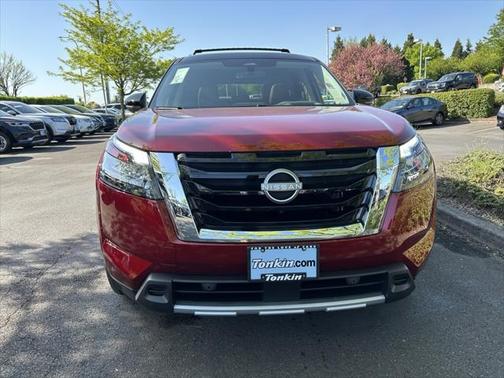 2025 Nissan Pathfinder Platinum 4WD