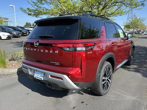 2025 Nissan Pathfinder Platinum 4WD