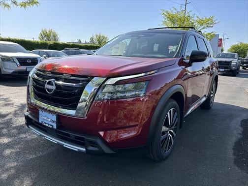 2025 Nissan Pathfinder Platinum 4WD