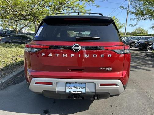 2025 Nissan Pathfinder Platinum 4WD
