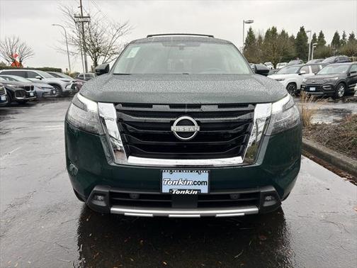 2025 Nissan Pathfinder SL 4WD