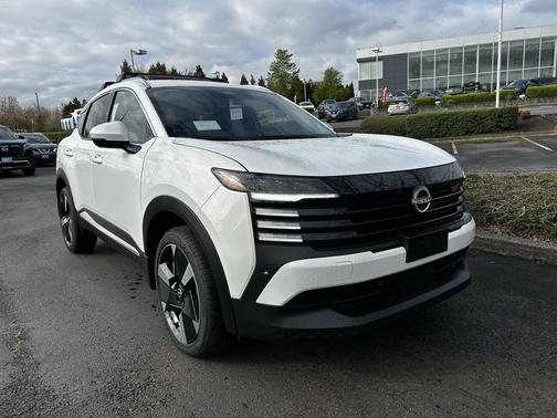 2025 Nissan Kicks SR