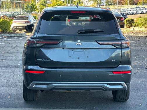 Gray 2025 Mitsubishi Outlander SE S-AWC