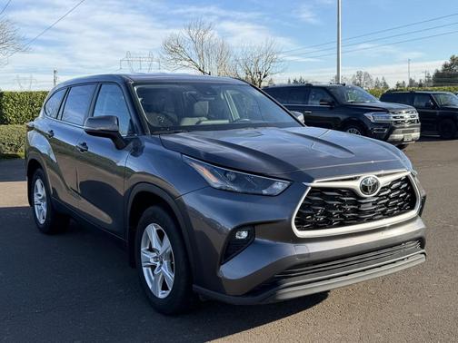 2024 Toyota Highlander LE