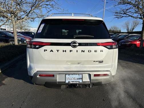 2025 Nissan Pathfinder Platinum 4WD