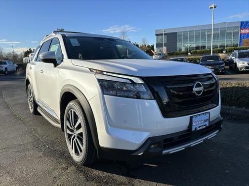 2025 Nissan Pathfinder Platinum 4WD