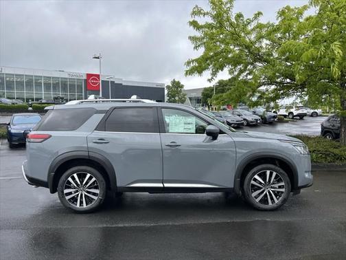 2025 Nissan Pathfinder Platinum 4WD