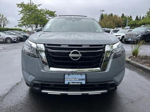 2025 Nissan Pathfinder Platinum 4WD