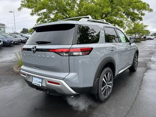 2025 Nissan Pathfinder Platinum 4WD