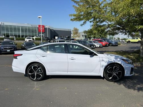 2024 Nissan Altima SR Intelligent AWD