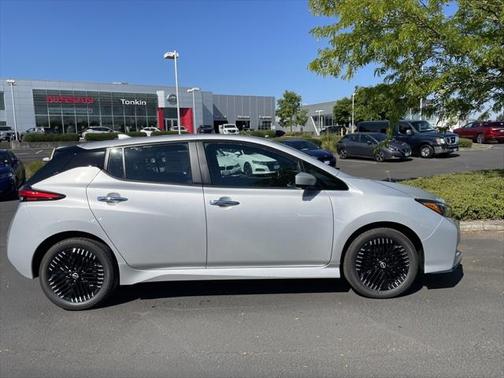 2024 Nissan Leaf SV PLUS