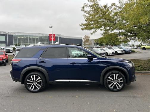 2024 Nissan Pathfinder Platinum 4WD