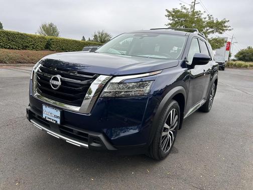 2024 Nissan Pathfinder Platinum 4WD