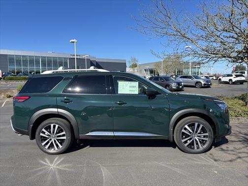 2025 Nissan Pathfinder Platinum 4WD