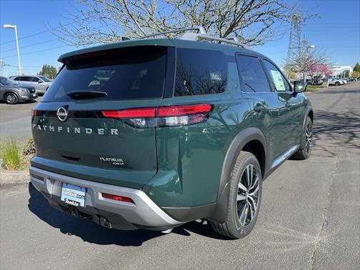 2025 Nissan Pathfinder Platinum 4WD