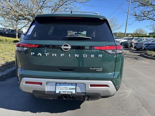 2025 Nissan Pathfinder Platinum 4WD
